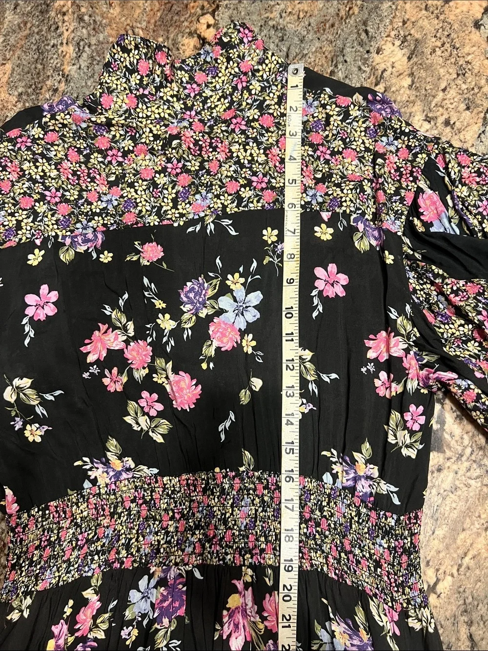 Free people, Maxi floral Bohemian Buttoned Puff Sleeve Black & Pink Dress M